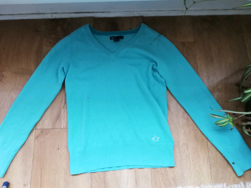 gap v neck jumper
